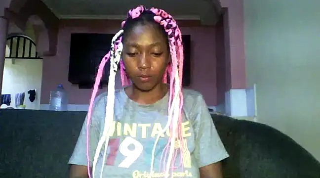 Snapshot of Sexxy_bre chatting on 12.25.24 Sexxy bre online show from 12.25.24