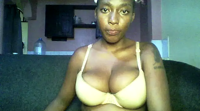 Snapshot of Sexxy_bre chatting on 12.25.24 Sexxy bre online show from 12.25.24