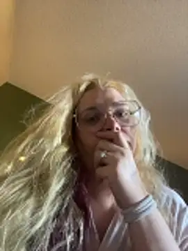 Snapshot of Lalalynn chatting on 02.23.26 Lalalynn online show from 02.23.26