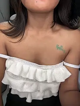 LeisyXO online show from 01.17.25