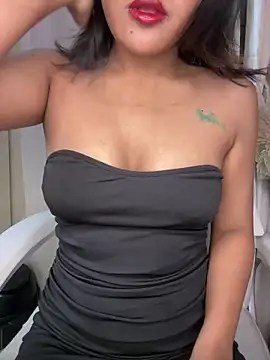 LeisyXO online show from 02.18.25