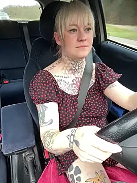 Snapshot of poussichienne chatting on 03.21.25 poussichienne online show from 03.21.25