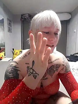 Snapshot of poussichienne chatting on 09.22.25 poussichienne online show from 09.22.25