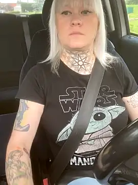 Snapshot of poussichienne chatting on 10.07.25 poussichienne online show from 10.07.25