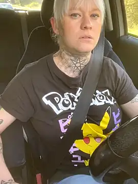 Snapshot of poussichienne chatting on 10.08.25 poussichienne online show from 10.08.25