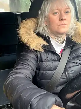 Snapshot of poussichienne chatting on 01.12.26 poussichienne online show from 01.12.26