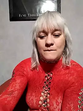 Snapshot of poussichienne chatting on 01.18.26 poussichienne online show from 01.18.26