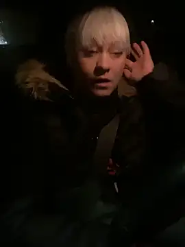 Snapshot of poussichienne chatting on 02.19.26 poussichienne online show from 02.19.26