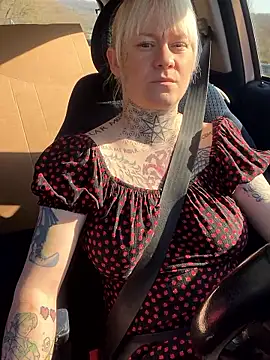 Snapshot of poussichienne chatting on 02.27.26 poussichienne online show from 02.27.26