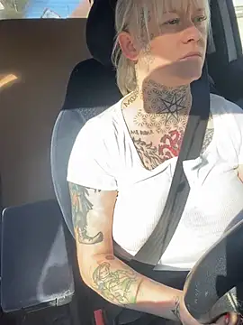 Snapshot of poussichienne chatting on 03.02.26 poussichienne online show from 03.02.26