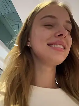 Snapshot of enjoy_my_beauty chatting on 02.09.25 enjoy my beauty online show from 02.09.25