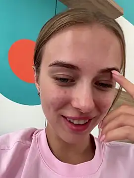 Snapshot of enjoy_my_beauty chatting on 02.23.25 enjoy my beauty online show from 02.23.25