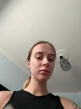 Snapshot of enjoy_my_beauty chatting on 06.27.26 enjoy my beauty online show from 06.27.26