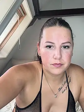 Snapshot of xlinastarrx chatting on 07.16.26 xlinastarrx online show from 07.16.26