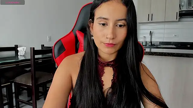 Kira Gonzales  online show from 02.07.25