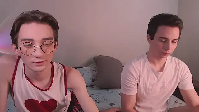 Snapshot of EliotMarks chatting on 12.27.24 EliotMarks online show from 12.27.24