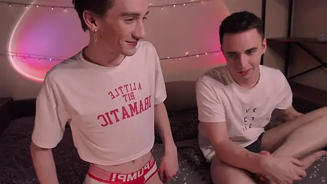 Snapshot of EliotMarks chatting on 02.09.25 EliotMarks online show from 02.09.25