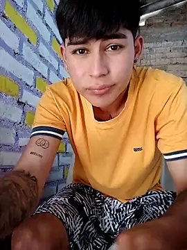 Snapshot of Lukas_strong chatting on 10.04.25 Lukas strong online show from 10.04.25