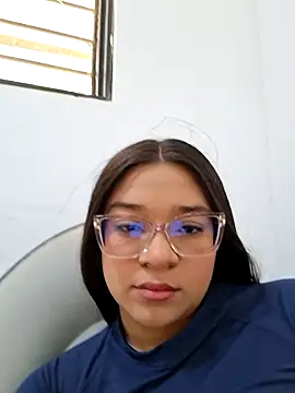 Snapshot of -VICKKY chatting on 05.15.26 -VICKKY online show from 05.15.26