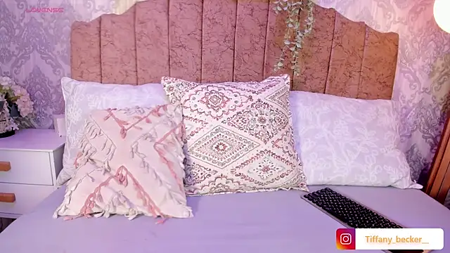 tiffany becker online show from 11.19.25