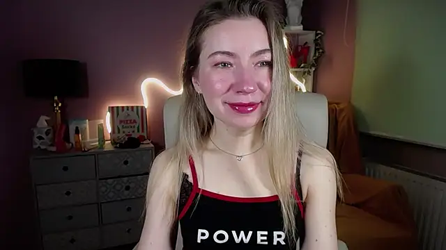 Snapshot of Mia_Tasty chatting on 03.13.25 Mia Tasty online show from 03.13.25