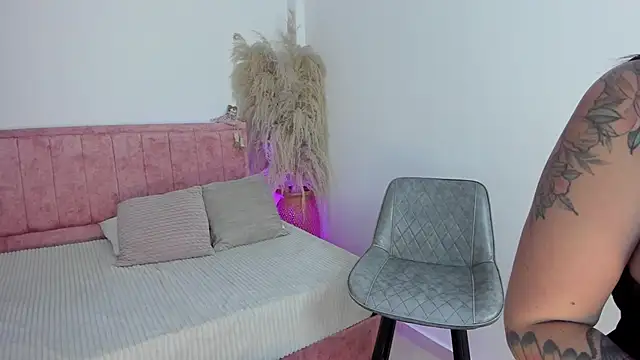 Sofiawilson  online show from 09.24.25