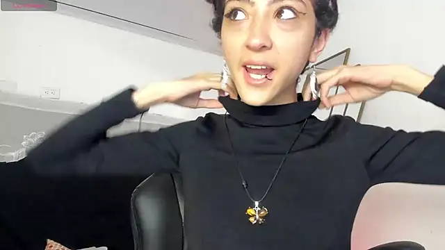 Snapshot of BonnieCute_ chatting on 01.09.25 BonnieCute online show from 01.09.25