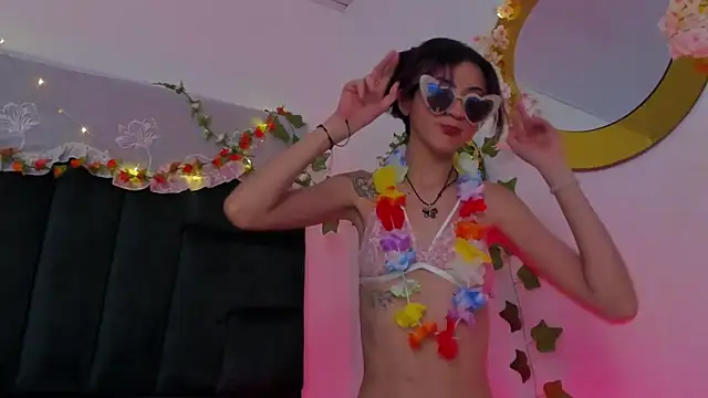 Snapshot of BonnieCute_ chatting on 01.15.25 BonnieCute online show from 01.15.25