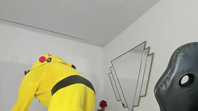 Snapshot of BonnieCute_ chatting on 01.29.25 BonnieCute online show from 01.29.25