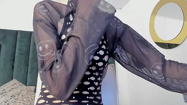 Snapshot of BonnieCute_ chatting on 02.06.25 BonnieCute online show from 02.06.25