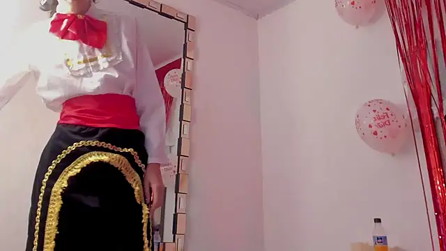 Snapshot of BonnieCute_ chatting on 02.14.25 BonnieCute online show from 02.14.25