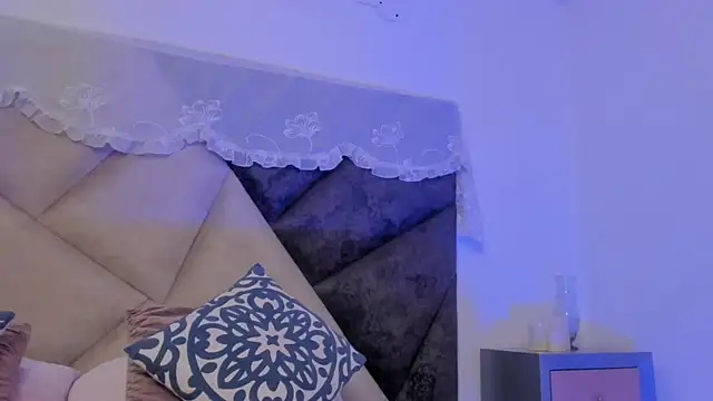 Snapshot of BonnieCute_ chatting on 09.19.25 BonnieCute online show from 09.19.25