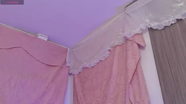 Snapshot of BonnieCute_ chatting on 09.21.25 BonnieCute online show from 09.21.25