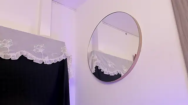 Snapshot of BonnieCute_ chatting on 09.23.25 BonnieCute online show from 09.23.25