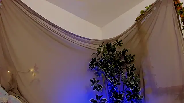 Snapshot of BonnieCute_ chatting on 10.11.25 BonnieCute online show from 10.11.25