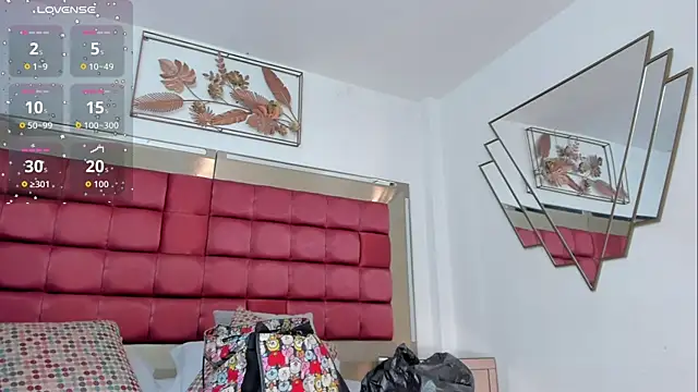 Snapshot of BonnieCute_ chatting on 10.24.25 BonnieCute online show from 10.24.25