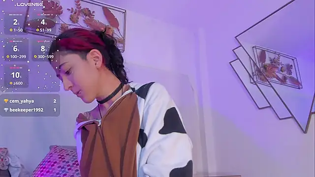 Snapshot of BonnieCute_ chatting on 10.26.25 BonnieCute online show from 10.26.25