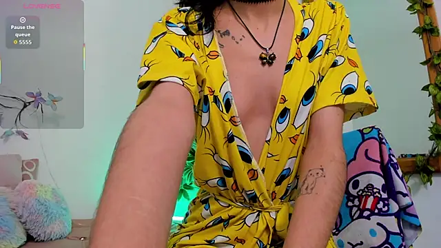 Snapshot of BonnieCute_ chatting on 11.20.25 BonnieCute online show from 11.20.25