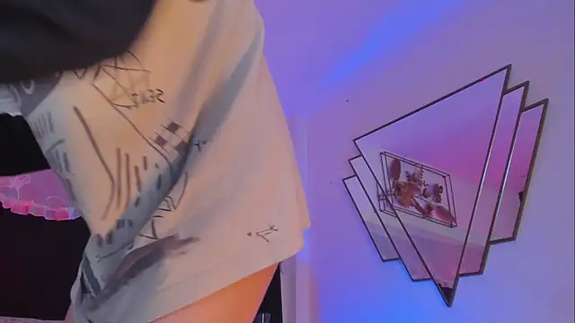 Snapshot of BonnieCute_ chatting on 01.08.26 BonnieCute online show from 01.08.26