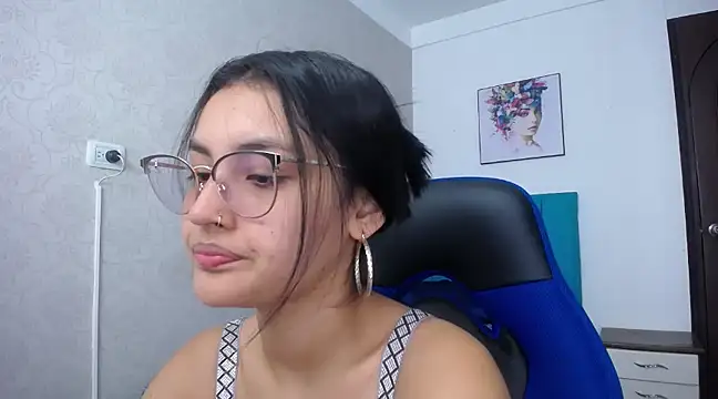 Snapshot of antonella_sweetlittle chatting on 03.05.25 antonella sweetlittle online show from 03.05.25