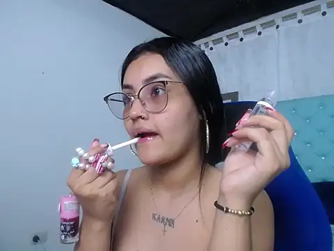 Snapshot of antonella_sweetlittle chatting on 10.16.25 antonella sweetlittle online show from 10.16.25