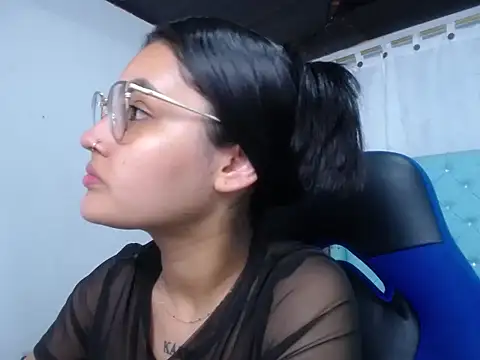 Snapshot of antonella_sweetlittle chatting on 10.29.25 antonella sweetlittle online show from 10.29.25