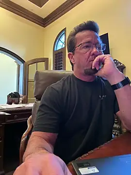 Snapshot of sluttydylan chatting on 02.25.26 sluttydylan online show from 02.25.26