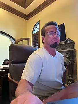 Snapshot of sluttydylan chatting on 02.28.26 sluttydylan online show from 02.28.26