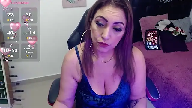 Snapshot of anyclark_ chatting on 12.29.24 anyclark online show from 12.29.24