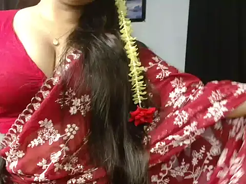 Snapshot of Unlucky-flowers chatting on 07.17.26 Unlucky-flowers online show from 07.17.26