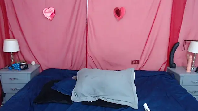 Snapshot of AdelynYasmin chatting on 03.14.25 AdelynYasmin online show from 03.14.25