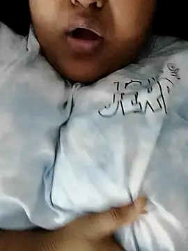 Snapshot of smile_pretty chatting on 12.19.24 smile pretty online show from 12.19.24