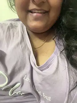 Snapshot of smile_pretty chatting on 01.12.25 smile pretty online show from 01.12.25