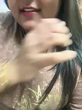 Snapshot of smile_pretty chatting on 02.25.25 smile pretty online show from 02.25.25